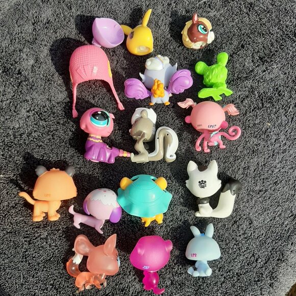 Littlest Pet Shop LPS Lot of 13 Hasbro Animals Dogs Cats Mouse Monkey - Picture 6 of 6